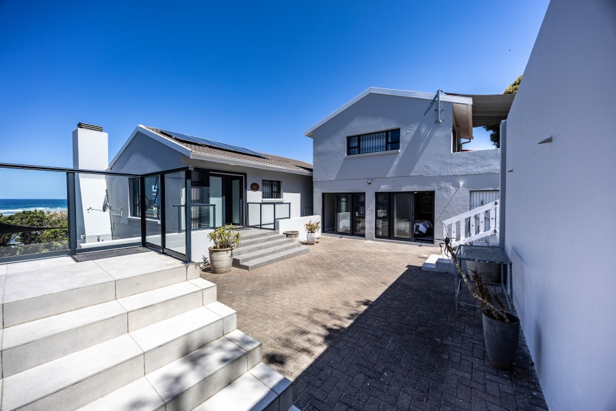 7 Bedroom Property for Sale in Cintsa East Eastern Cape